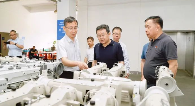 張立偉一行赴陜鼓章丘氣體、青島海發(fā)集團(tuán)、上海臨港產(chǎn)業(yè)區(qū)等單位考察調(diào)研