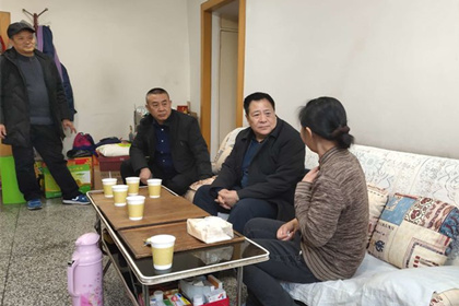 【“四進(jìn)萬(wàn)家系列活動(dòng)”】集團(tuán)開(kāi)展“進(jìn)萬(wàn)家門、訪萬(wàn)家情、解萬(wàn)家難、暖萬(wàn)家心”活動(dòng)