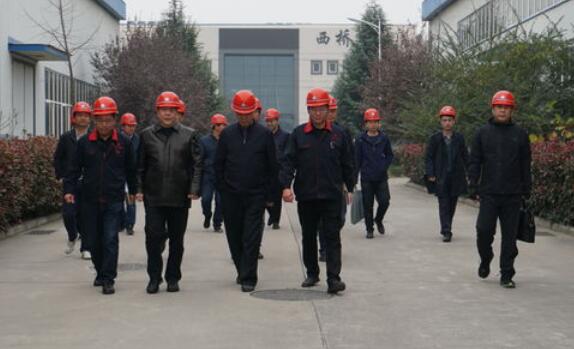集團領(lǐng)導金輝帶隊赴海紅軸承、電器開關(guān)進行工作調(diào)研